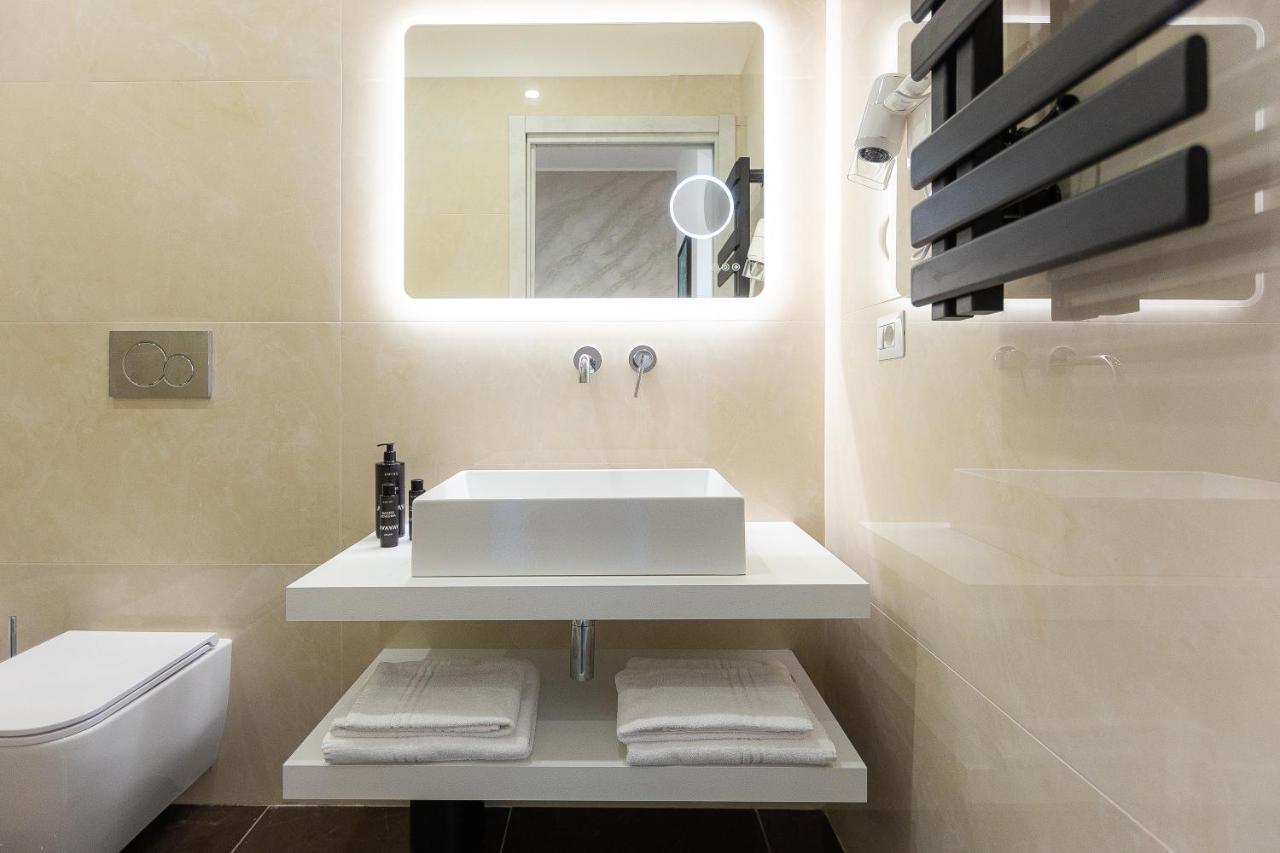 Kosmo Rome Luxury Hotel Exterior photo